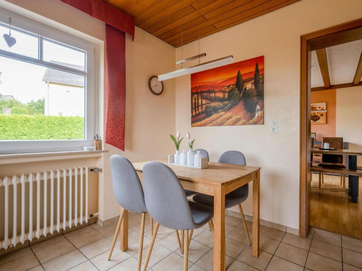 A Detached Holiday Home In A Highly Scenic Area Trierscheid 외부 사진