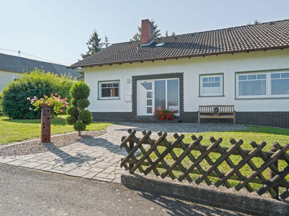 A Detached Holiday Home In A Highly Scenic Area Trierscheid 외부 사진