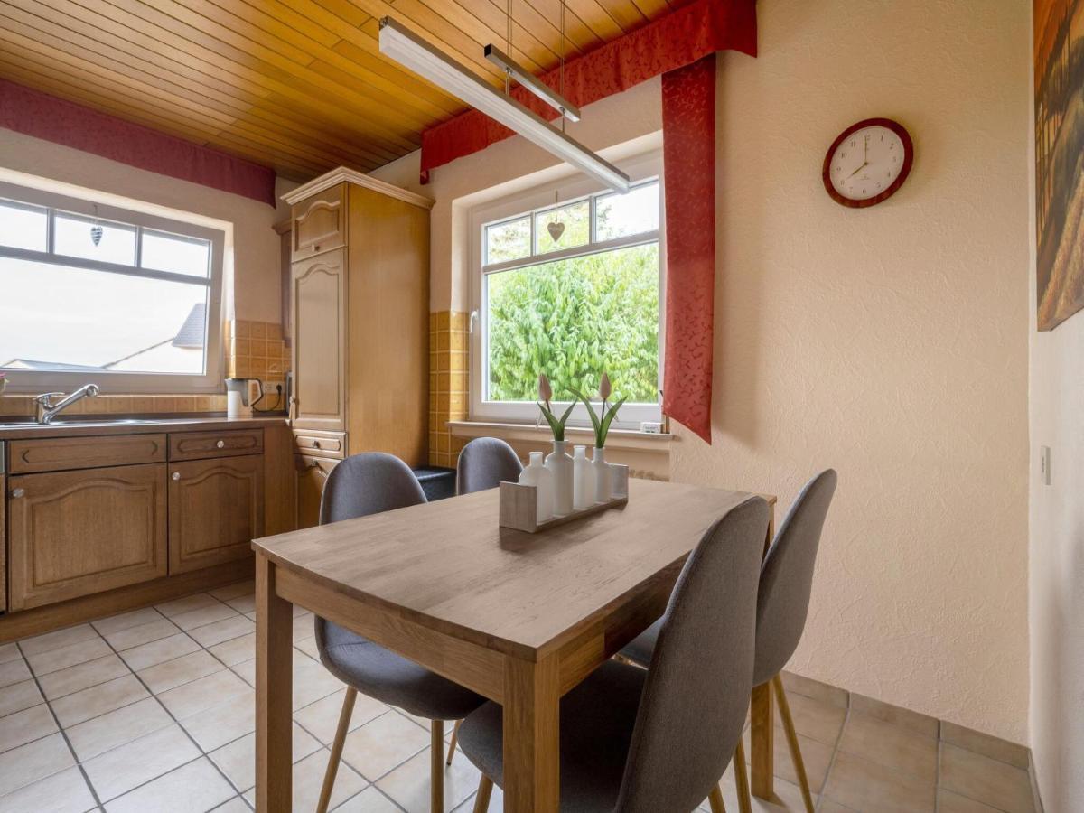 A Detached Holiday Home In A Highly Scenic Area Trierscheid 외부 사진