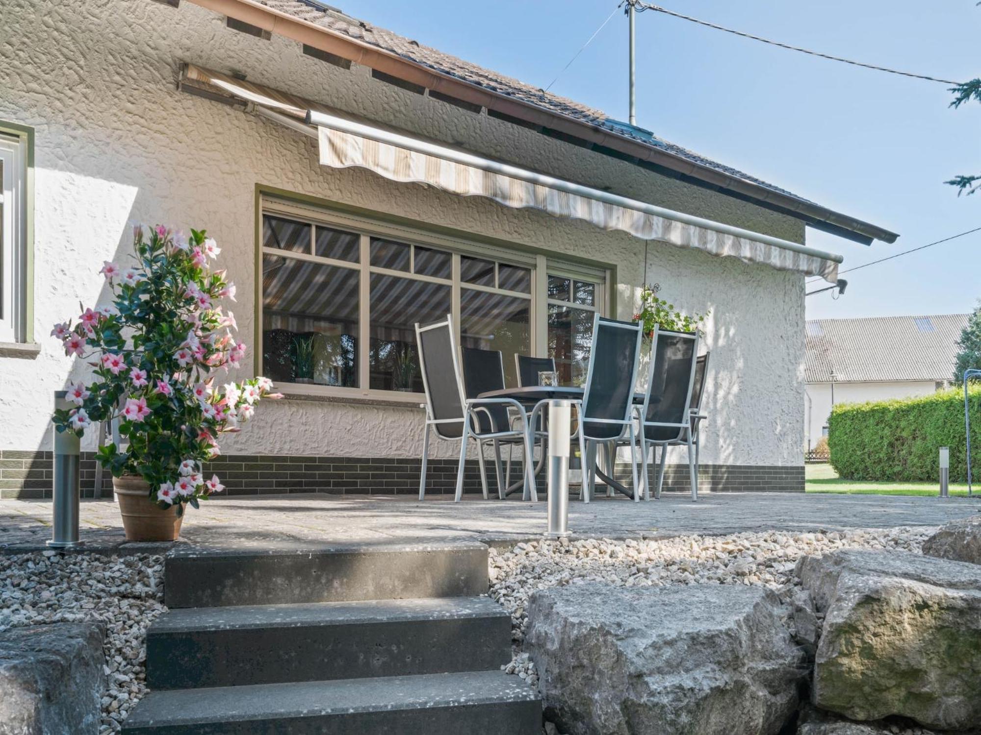 A Detached Holiday Home In A Highly Scenic Area Trierscheid 외부 사진